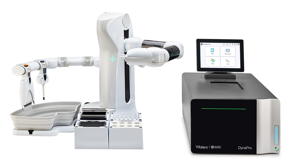 Andrew+ pipetting robot with the DynaPro Plate Reader 4